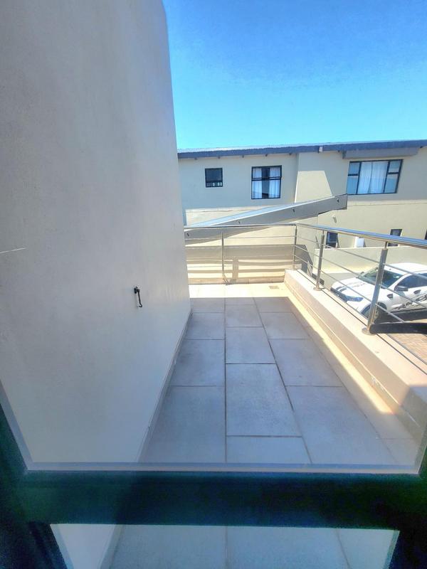 6 Bedroom Property for Sale in Sunset Estate Western Cape